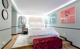 Camoes Lounge Apartment W/Courtyard